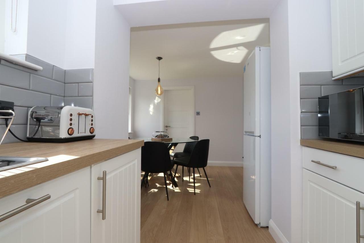 Dunfermline - Luxury 3 Bedroom 2 Bathroom Detached House With Garden Exterior photo