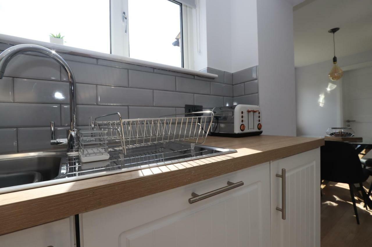 Dunfermline - Luxury 3 Bedroom 2 Bathroom Detached House With Garden Exterior photo